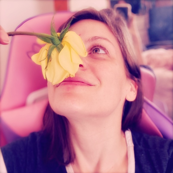 Meet your Posher, Beebee - Picture 1 of 1